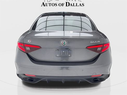 Used 2022 Alfa Romeo Giulia Veloce image 11