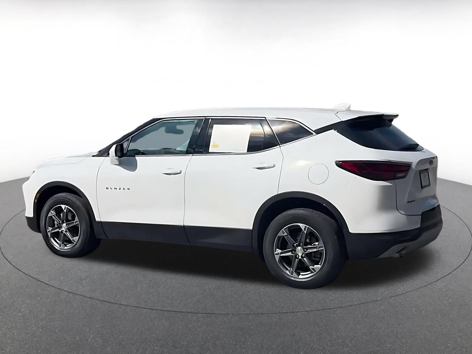 Used 2026 Chevrolet Blazer LT FWD image 9