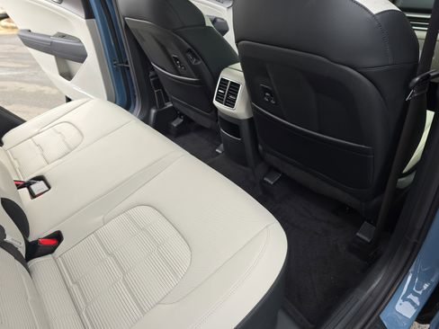 Used 2026 Kia Sportage SX Prestige image 11