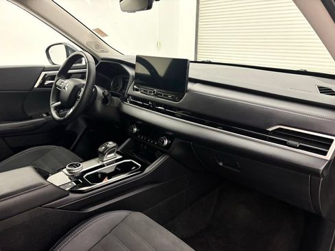 Used 2025 Mitsubishi Outlander SE FWD image 37