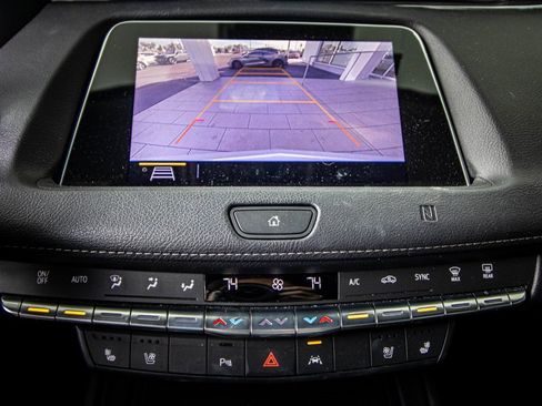 Used 2019 Cadillac XT4 Premium Luxury image 3