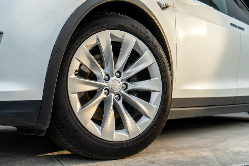 Used 2017 Tesla Model X 75D AWD/4WD image 5