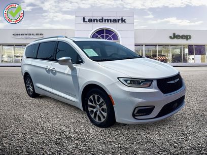 Used 2024 Chrysler Pacifica Pinnacle