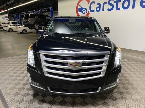Used 2019 Cadillac Escalade Premium Luxury image 3
