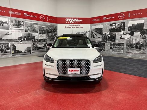 Used 2023 Lincoln Corsair Standard w/ Equipment Group 101A image 8