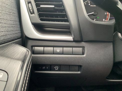 Used 2023 Nissan Rogue SV image 19