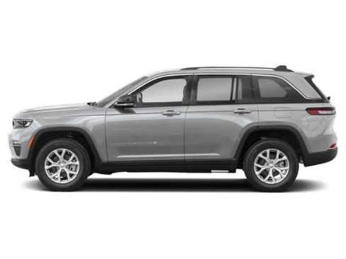 Used 2024 Jeep Grand Cherokee Laredo X image 2