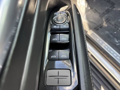 Used 2022 Cadillac Escalade Sport Platinum image 19