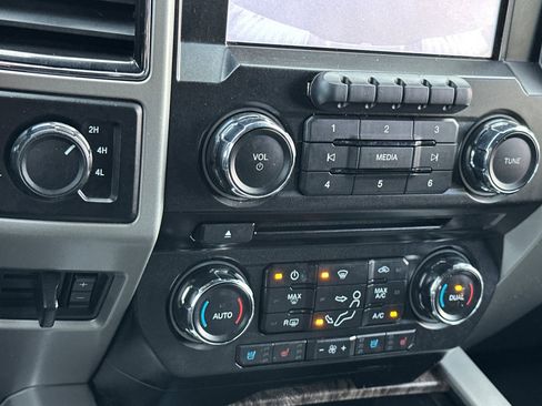 Used 2018 Ford F250 Lariat w/ Lariat Ultimate Package image 22