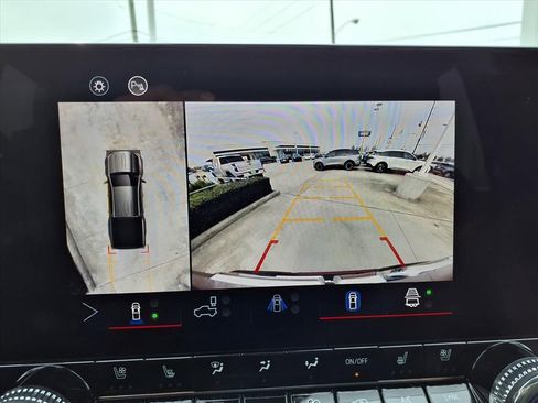 Used 2024 GMC Canyon AT4 w/ AT4 Premium Package image 10