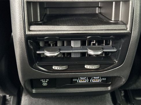 Used 2022 Jeep Grand Cherokee Altitude image 19