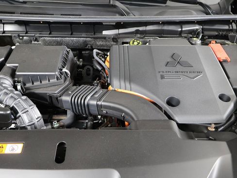 New 2025 Mitsubishi Outlander SEL image 23