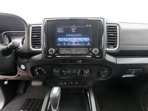 Used 2022 Nissan Frontier SV w/ Technology Package AWD/4WD image 17