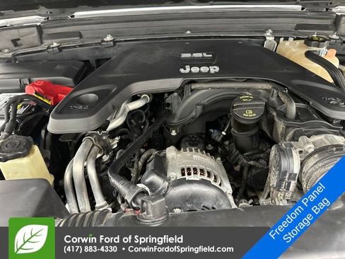 Used 2019 Jeep Wrangler Unlimited Sahara w/ Uconnect 4C Nav & Sound Group image 32