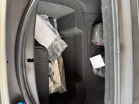 Used 2020 Jaguar F-TYPE Convertible image 15