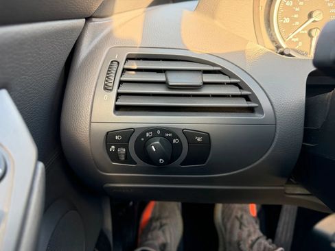 Used 2005 BMW 645Ci Convertible image 30