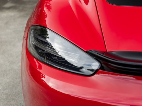 Certified 2025 Porsche 718 Cayman GT4 image 19