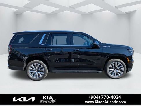 Used 2025 Chevrolet Tahoe High Country image 3