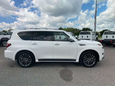 Used 2023 Nissan Armada Platinum w/ Captain's Chairs Package AWD/4WD image 4