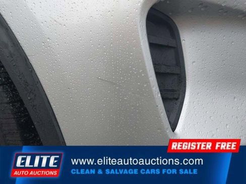 Used 2020 Ford Escape SE FWD image 11