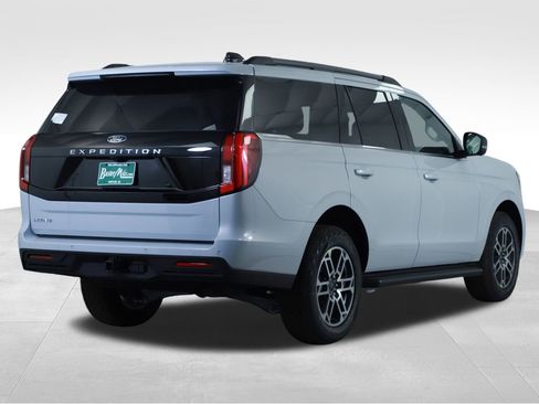 New 2026 Ford Expedition Active image 15