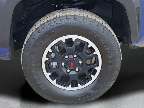 Used 2025 Toyota Tacoma TRD Off-Road AWD/4WD image 27