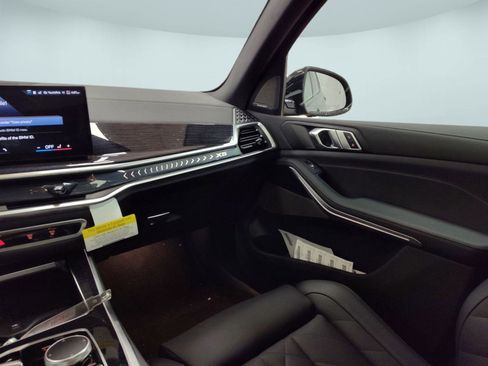 Used 2026 BMW X5 xDrive40i w/ M Sport Package image 24