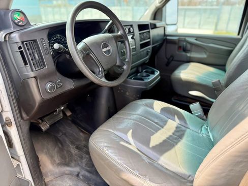 Used 2008 GMC Savana 3500 RWD image 10