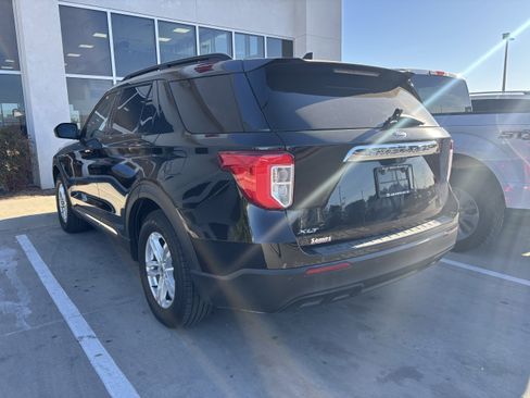 Used 2022 Ford Explorer XLT image 6