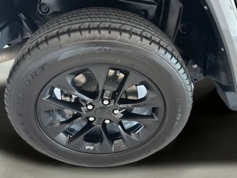 Used 2021 Jeep Wrangler Unlimited Sahara w/ Cold Weather Group AWD/4WD image 22