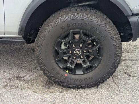 New 2026 Ford Bronco Badlands image 9