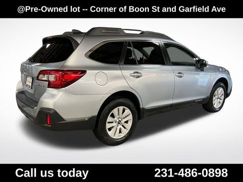 Used 2018 Subaru Outback 2.5i Premium AWD/4WD image 5