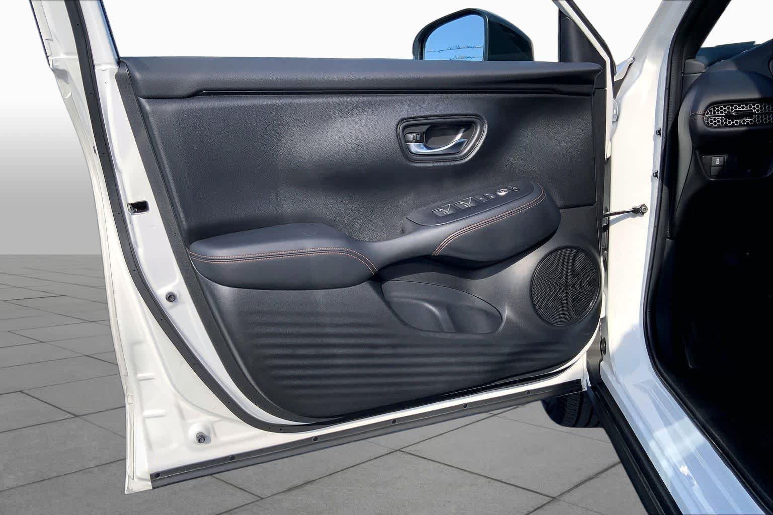 Used 2024 Honda HR-V Sport image 25