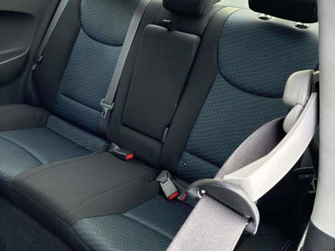 Used 2013 Hyundai Elantra image 3