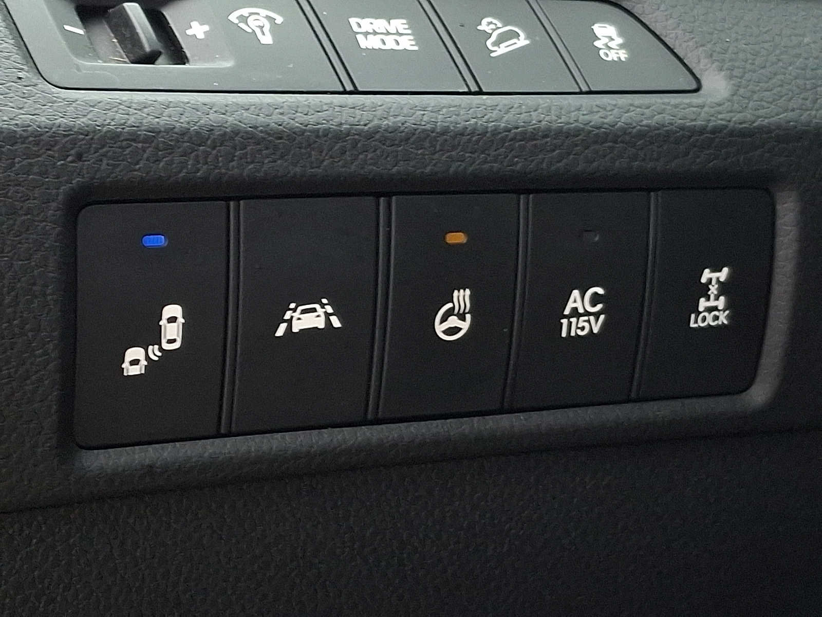 Used 2017 Hyundai Santa Fe Limited AWD/4WD image 38