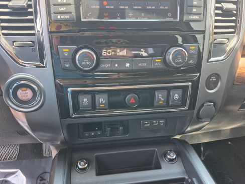 Used 2019 Nissan Titan Platinum Reserve RWD image 27