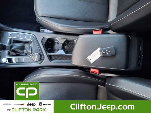 Used 2024 Volkswagen Tiguan SE image 24