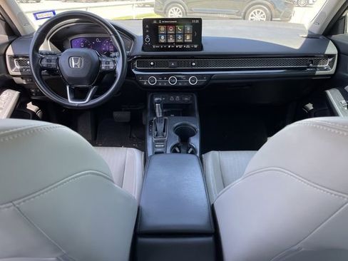 Used 2022 Honda Civic Touring image 10