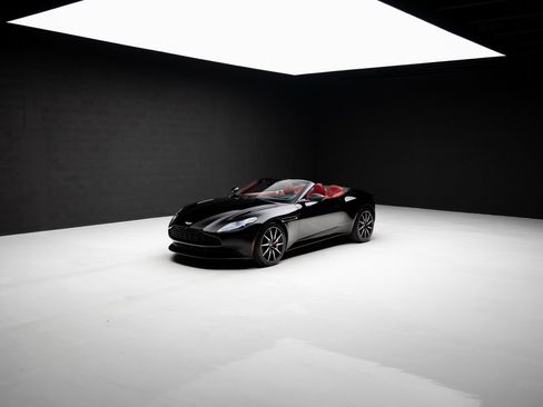 Used 2019 Aston Martin DB11 Volante RWD image 83