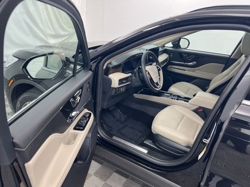 Certified 2025 Lincoln Corsair Reserve w/ Equipment Group 202A image 12