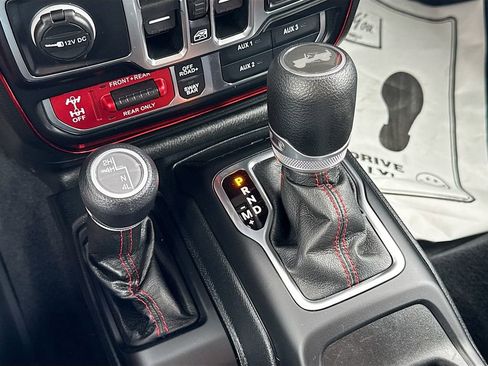 Used 2021 Jeep Wrangler Unlimited Rubicon AWD/4WD image 19