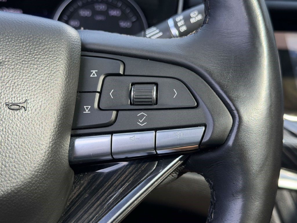 Certified 2025 Cadillac XT6 Premium Luxury w/ Technology Package AWD/4WD image 28
