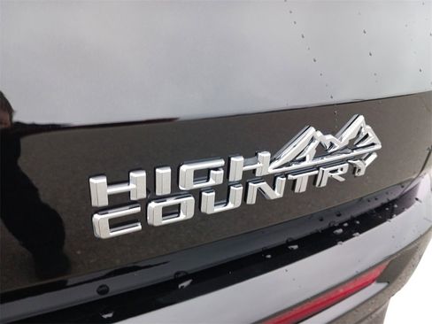 New 2026 Chevrolet Traverse High Country w/ LPO, Floor Liner Package image 30