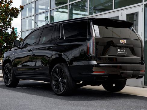 Used 2026 Cadillac Escalade Sport AWD/4WD image 11