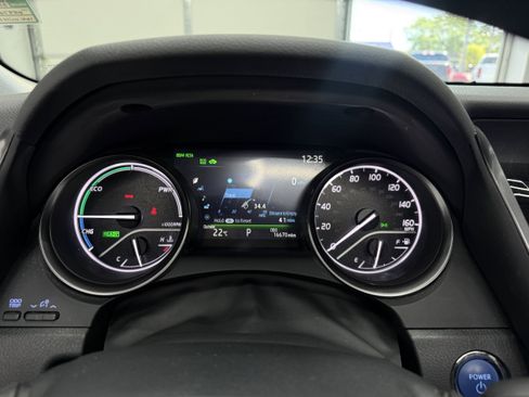 Used 2023 Toyota Camry XSE FWD image 16