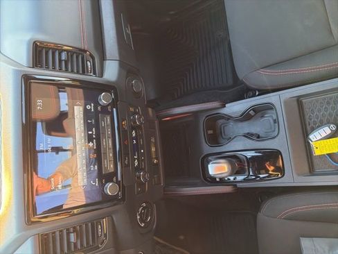 Used 2024 Nissan Frontier PRO-4X w/ Technology Package image 28