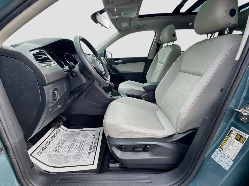 Used 2020 Volkswagen Tiguan SE w/ Panoramic Sunroof Package AWD/4WD image 26