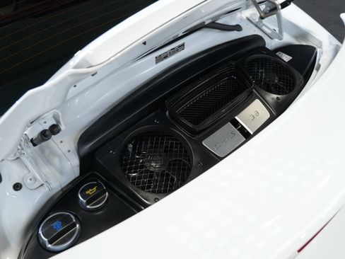 Used 2018 Porsche 911 Turbo S image 45