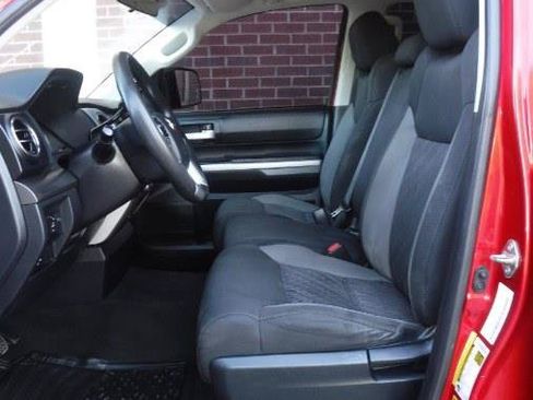 Used 2017 Toyota Tundra SR5 AWD/4WD image 8
