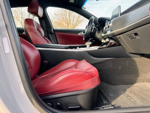 Used 2018 Kia Stinger GT2 image 17